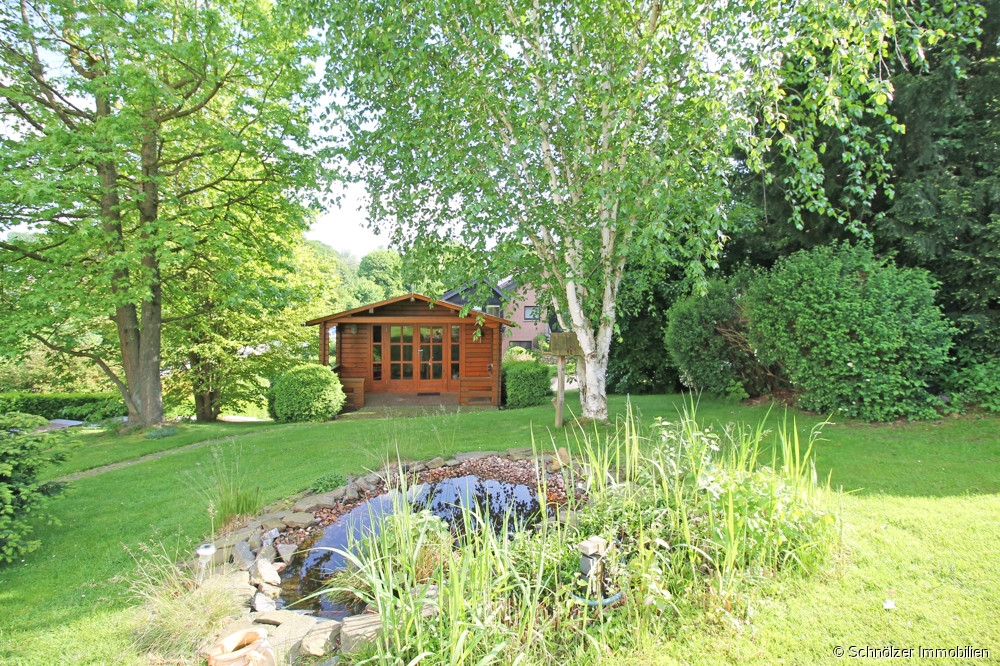 Idyllische Gartenlandschaft 