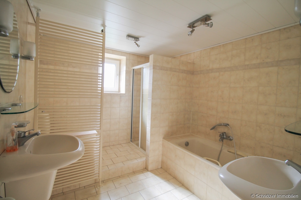 1. Badezimmer EG