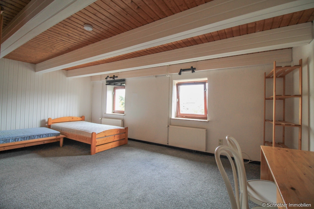 Zimmer 2 OG