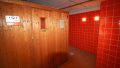 und Sauna- und Duschbereich