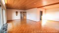 Wohnzimmer OG aktuell mit Zugang zum verglasten Balkon 