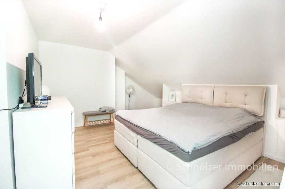 Schlafzimmer DG