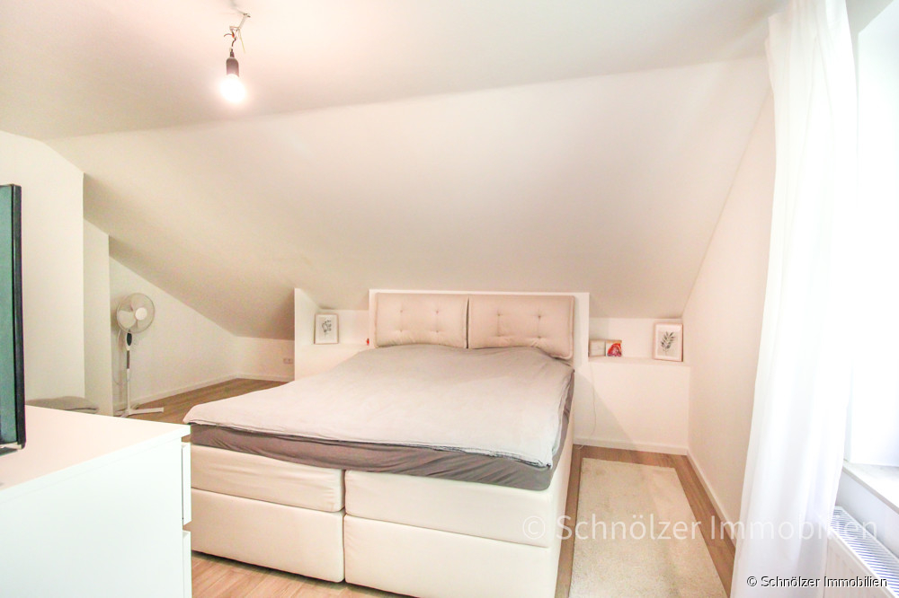 Schlafzimmer DG