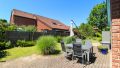 mit Terrasse