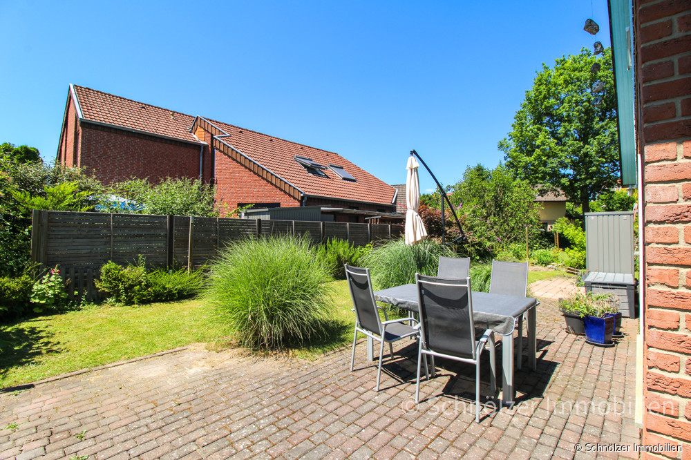 mit Terrasse