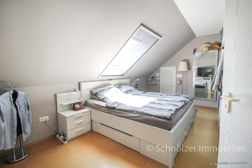 Schlafzimmer DG