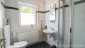 Badezimmer mit Dusche EG