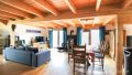 im gemütlichen Loft Charakter