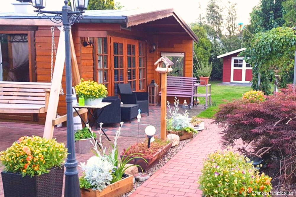 große Gartenhütte