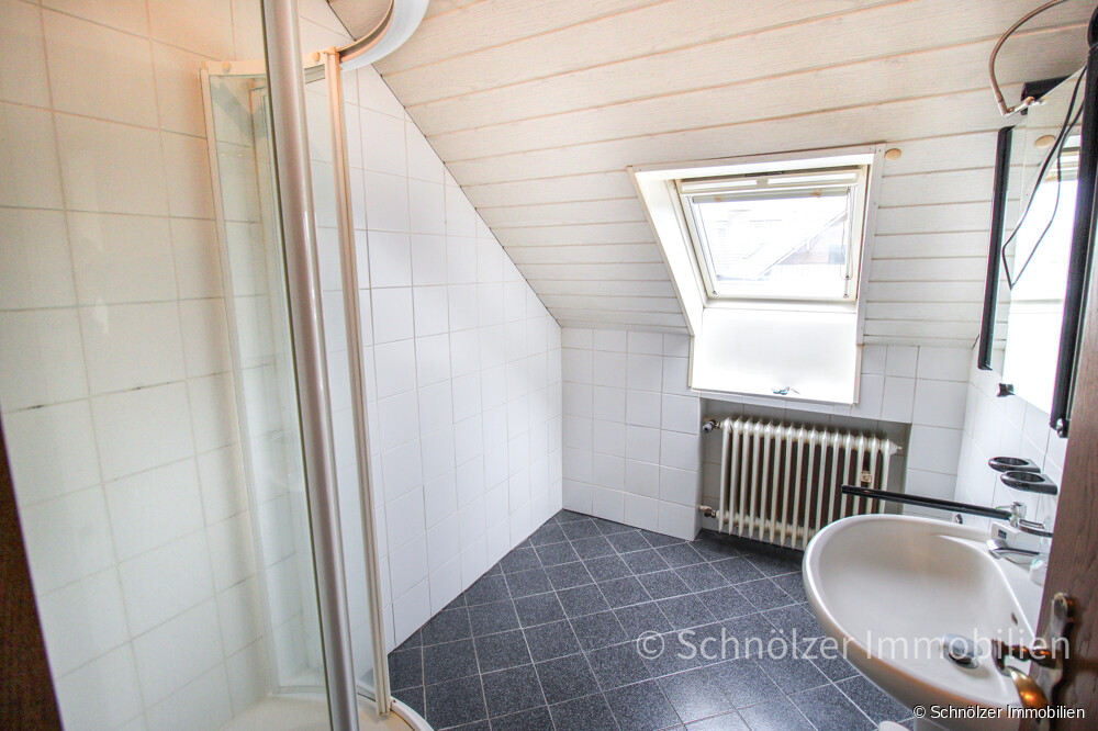 Badezimmer mit Dusche OG