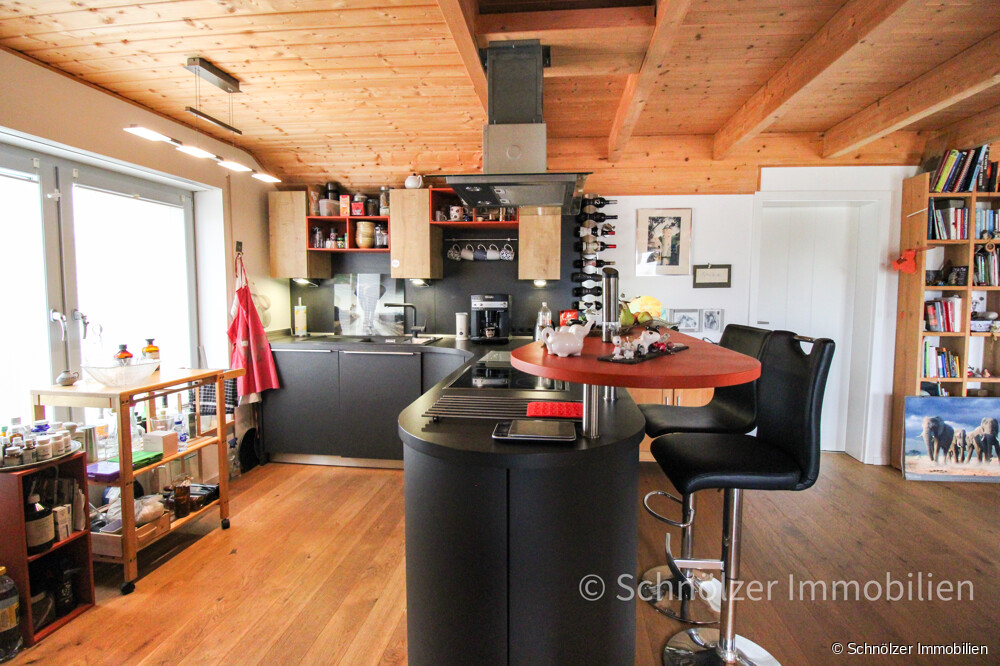 und moderner Einbauküche