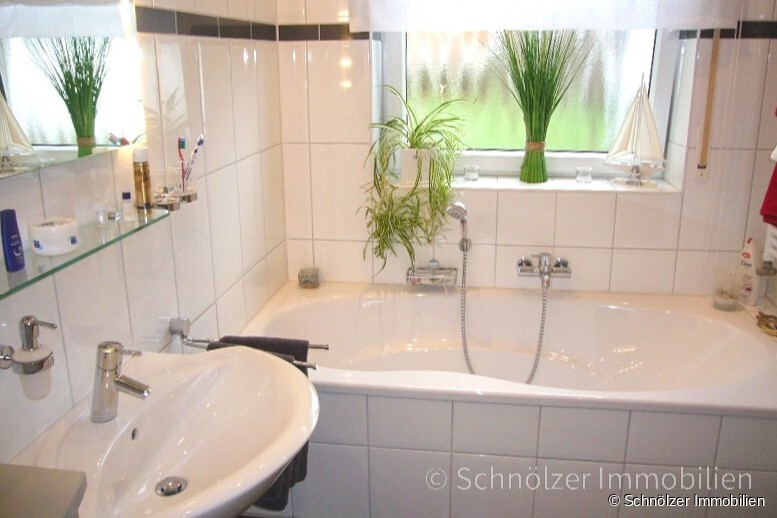 Badezimmer mit Badewanne