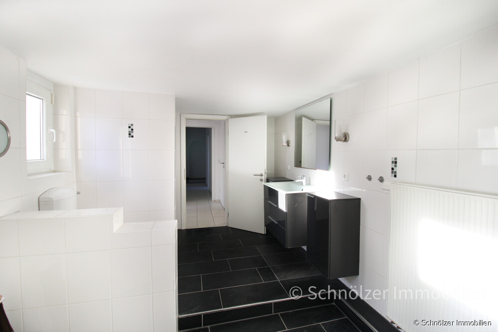 modernisiert und hell