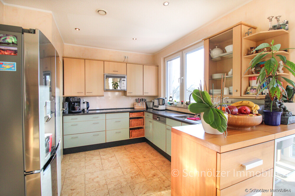 Einbauküche inkl. Abstellraum