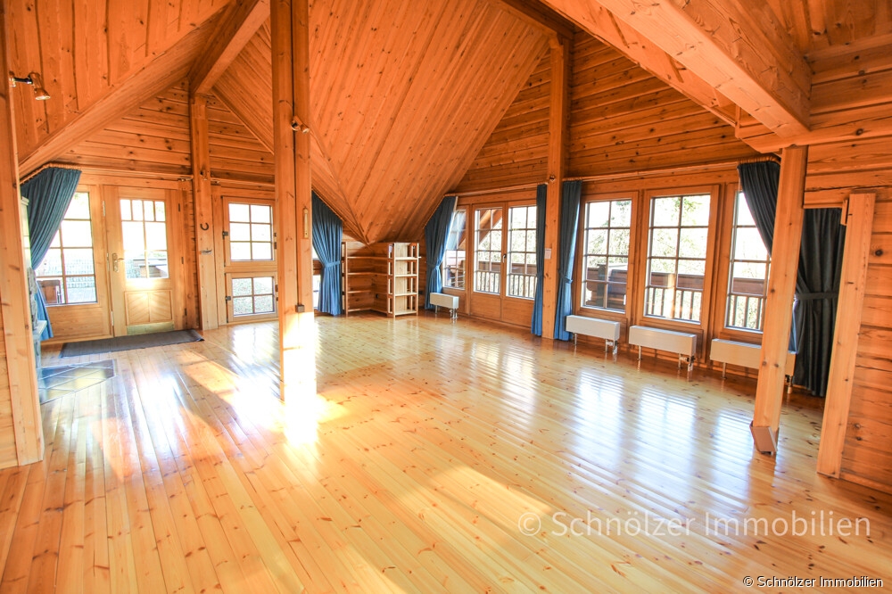 großzügig und lichtgeflutet