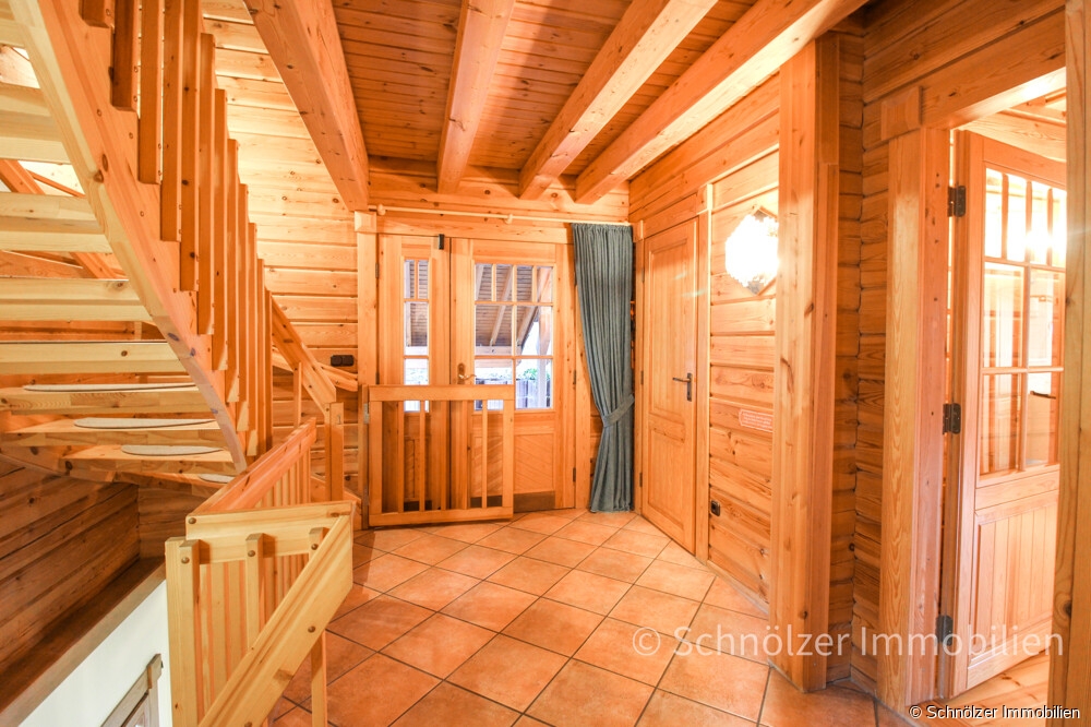 Treppenhaus EG zum OG