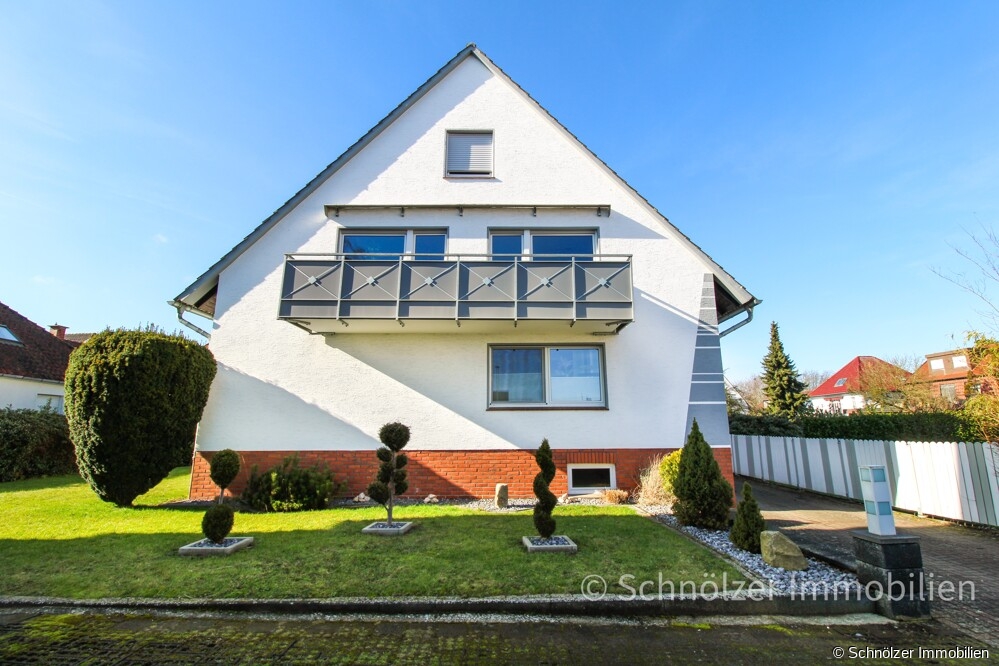 sehr gepflegter Vorgarten MFH 2