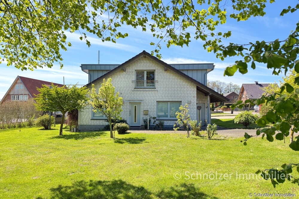 seitliche Hausansicht