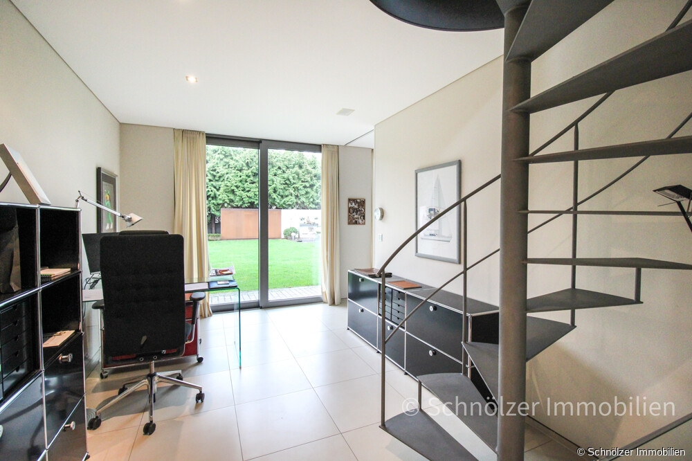 Büro 1 mit Zugang zum DG