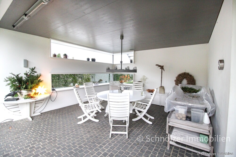 wohnlich gestaltete Loggia