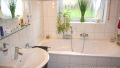 Badezimmer mit Badewanne