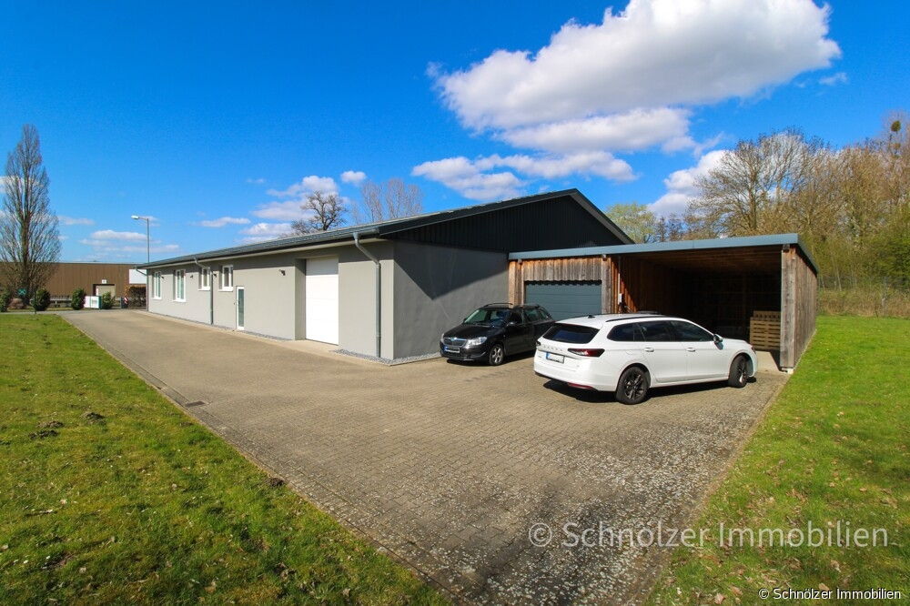Carport und Garage