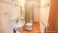 Badezimmer mit Dusche