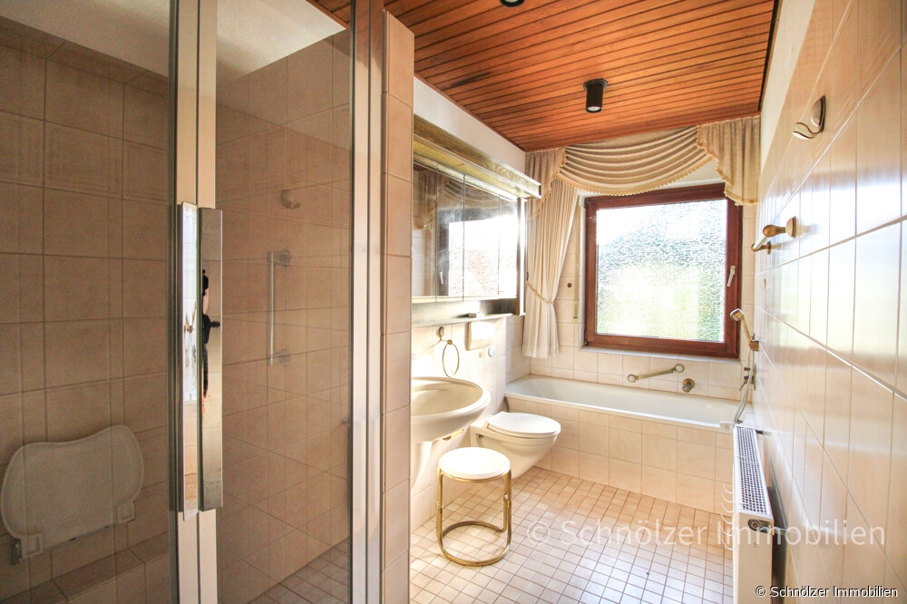 Badezimmer EG