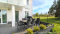 mit Terrasse