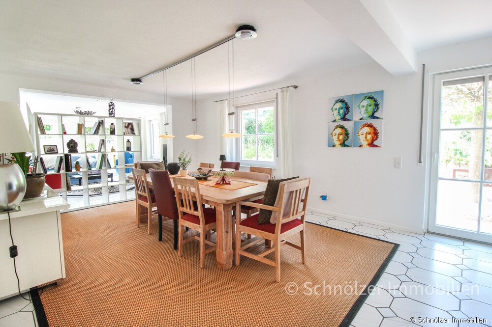 offen zum Essbereich und Zugang zur Terrasse