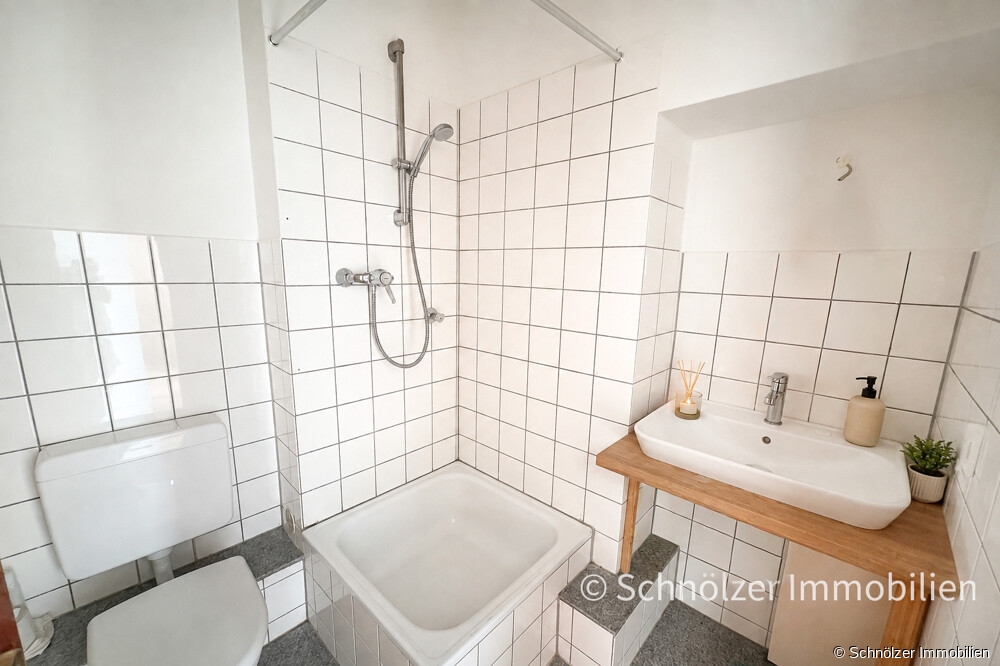 Badezimmer mit Dusche