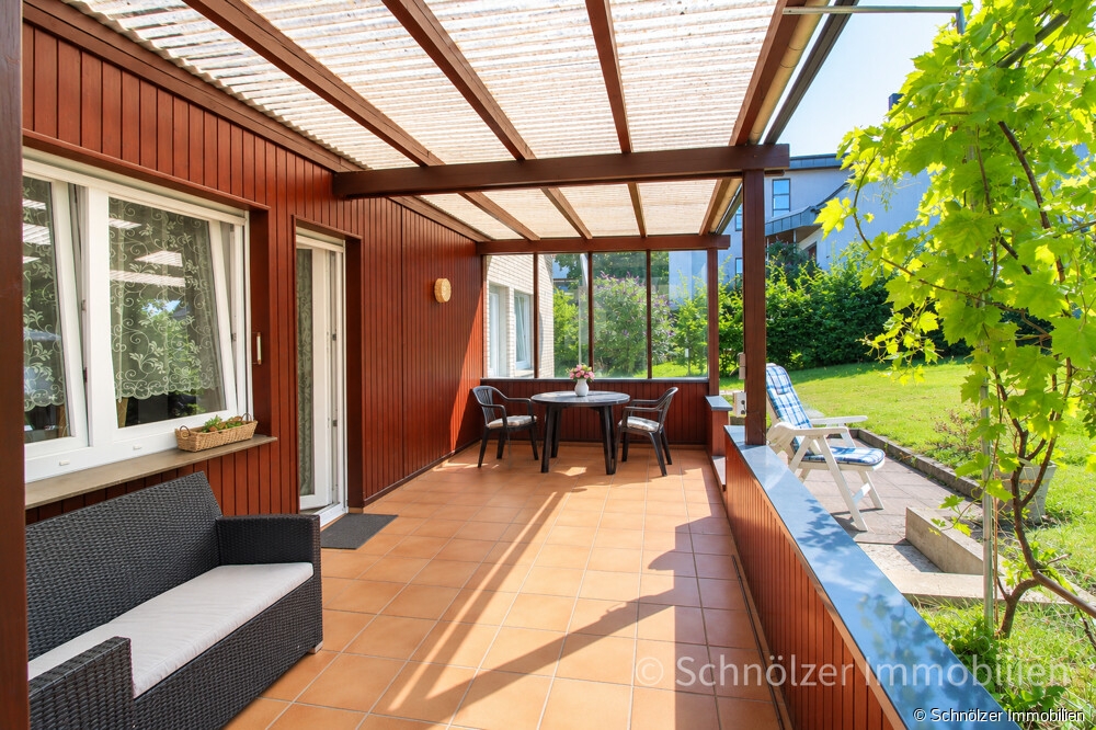 überdachte Terrasse