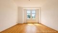 geräumiges Wohn-/Esszimmer mit Erker