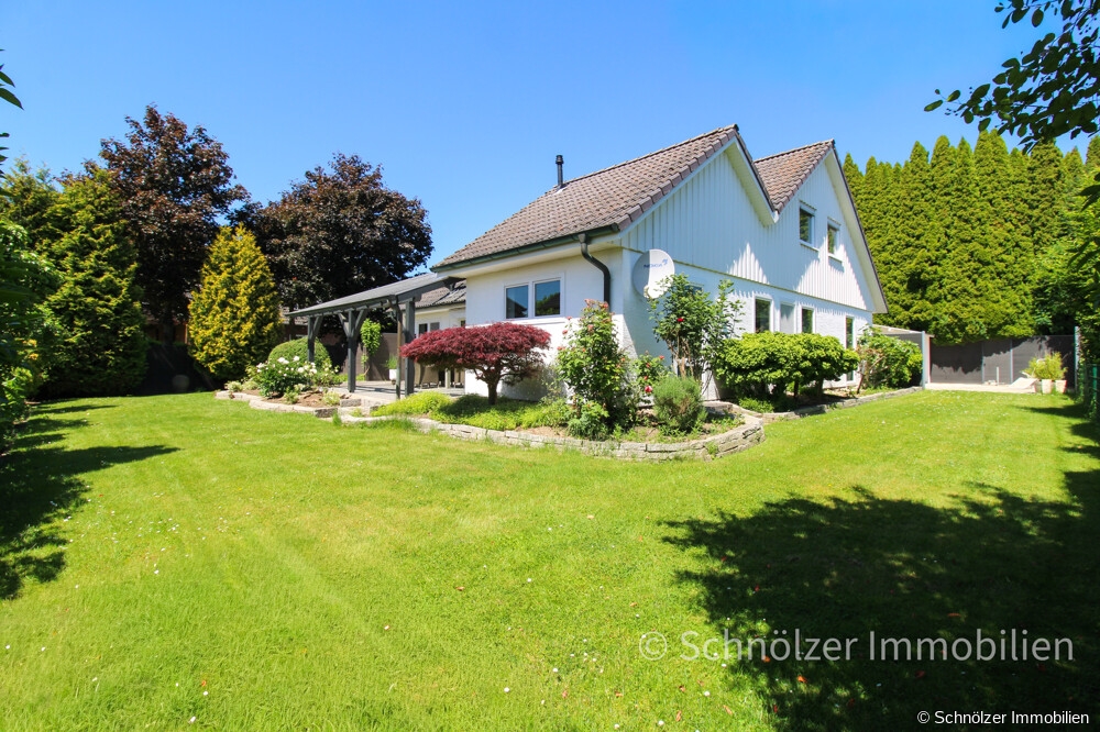 Gartenansicht entlang des Hauses