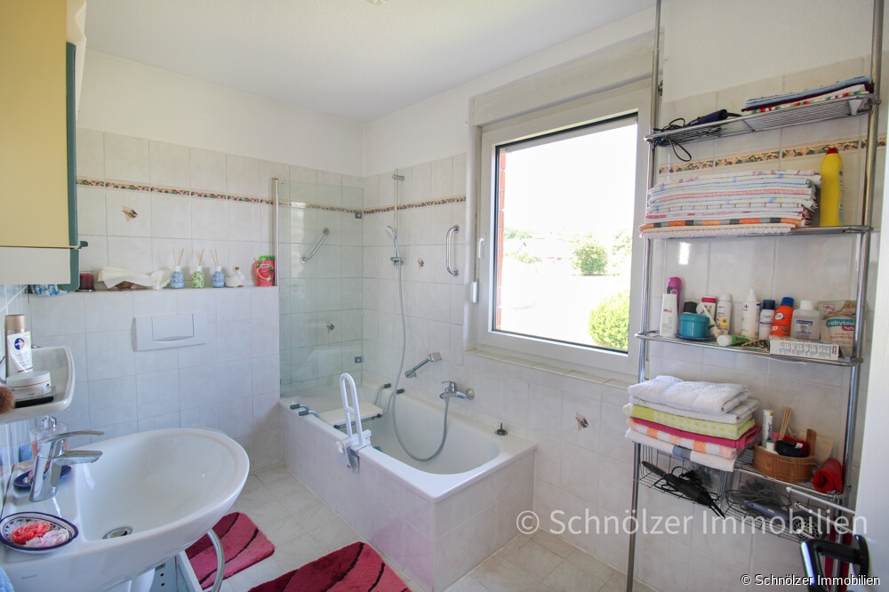 Badezimmer EG