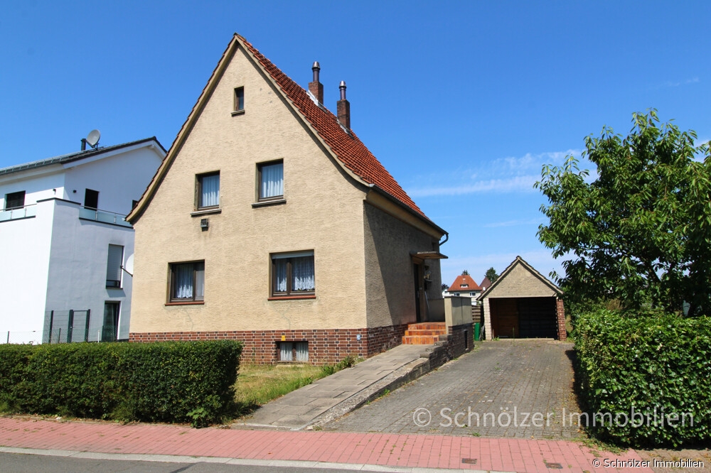 seitliche Hausansicht